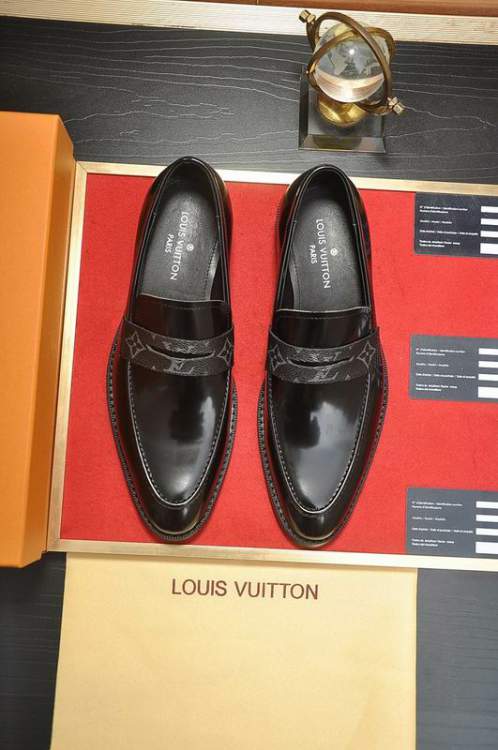 Picture of Louis Vuitton Shoes _SKULVsz38-45hnh031214496